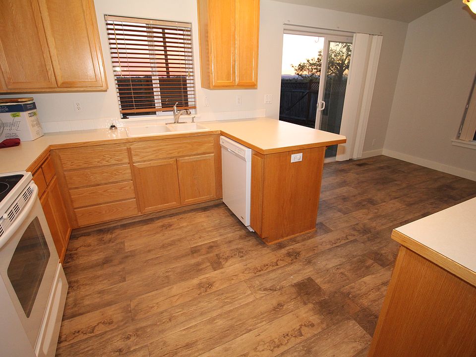 2nd image of 1550 Eyrie Ln
