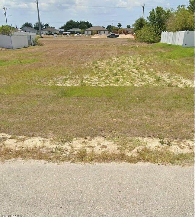 1st image of 1118 NE Juanita PL