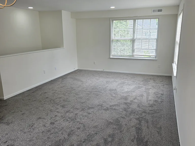 593 S Dove Rd #B — Photo 7
