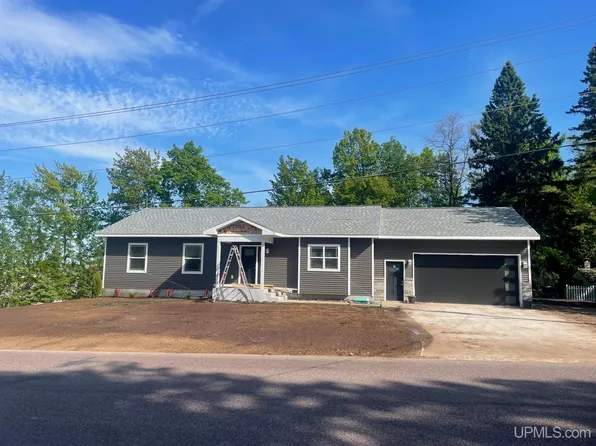 155 Brookton Rd, Marquette, MI 49855