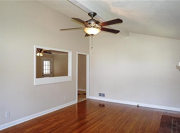 4th image of 1508 36th Avenue Dr NE
