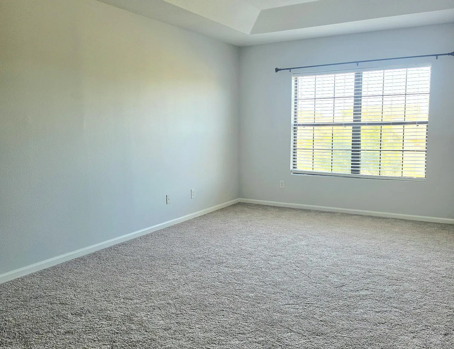 3 bed, 2.0 bath, 1277 sqft, $1,900 — Photo 4