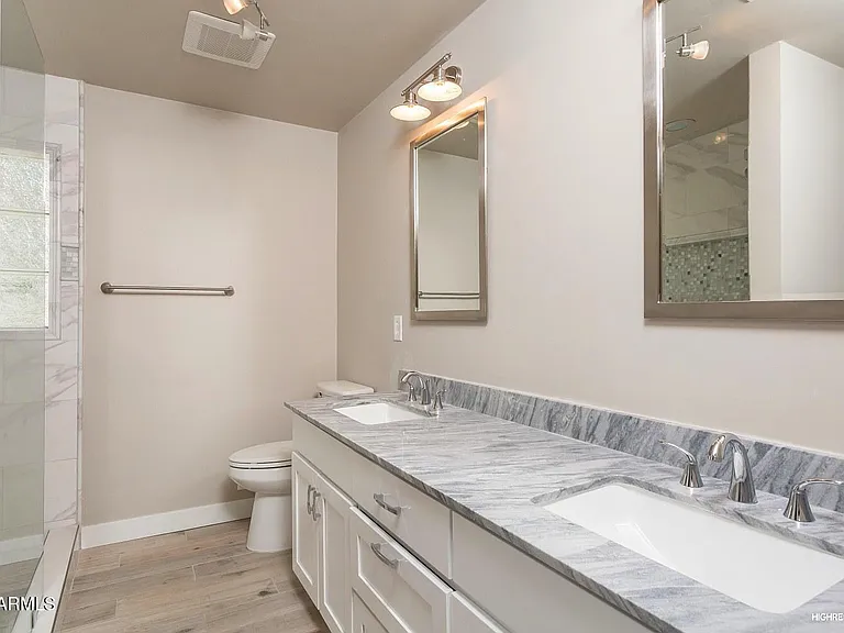 4210 N 34th Pl — Photo 9