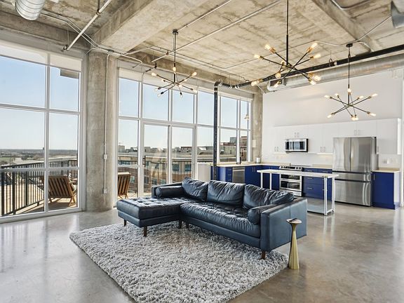 2nd image of 1001 Belleview St #904