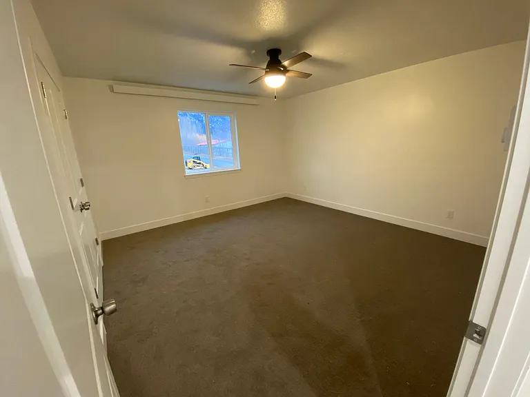 400 Clearview Dr — Photo 11