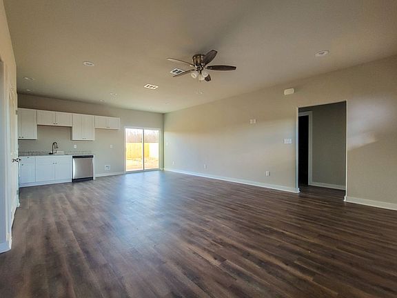 3rd image of 3816 Skylane Ave