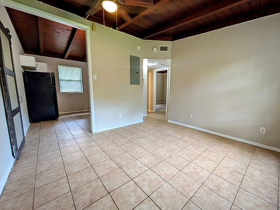 2nd image of 2546 Clyde Dr