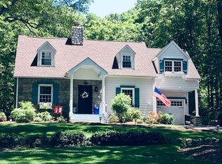 37 Glasgow Ter, Mahwah, NJ 07430