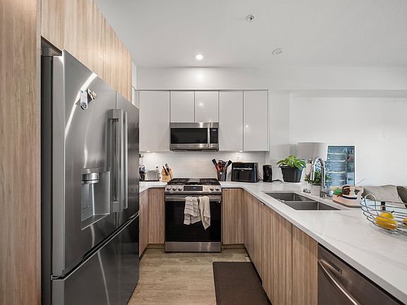 4th image of 2649 James St #410