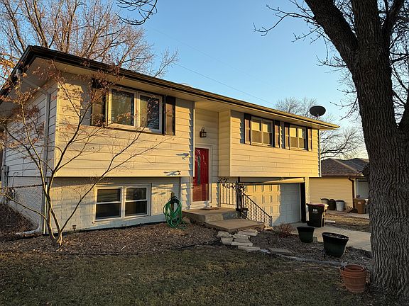 2nd image of 5821 Elkcrest Dr