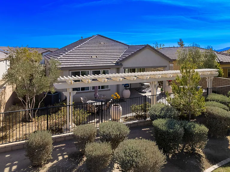 43001 Ascona Ln — Photo 40