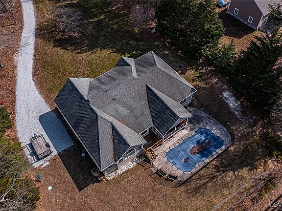 2nd image of 128 Heron Ct