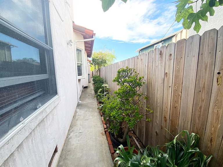 135 J Ave #B — Photo 15