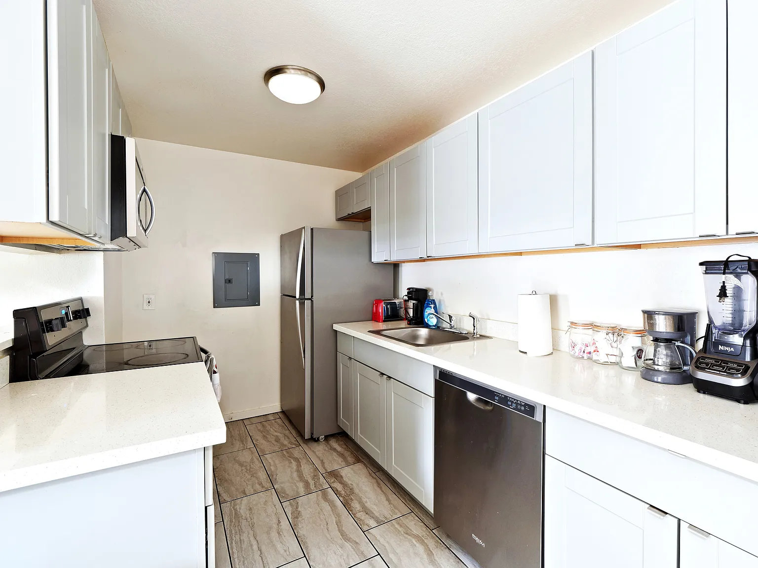 2 bed, 780 sqft, $1,799 — Photo 3