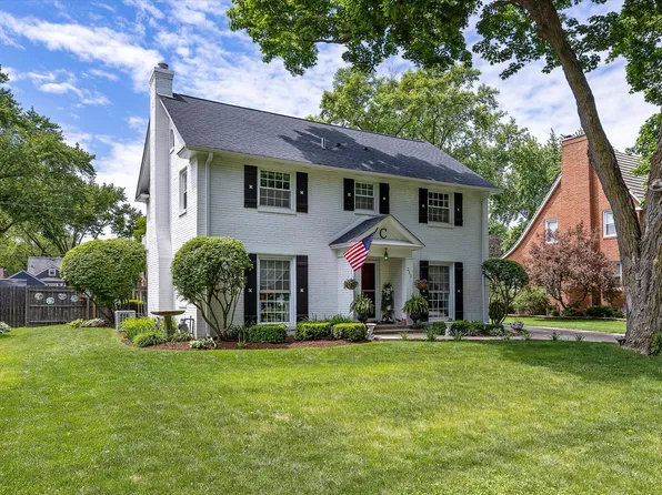 233 S Elmwood Dr, Aurora, IL 60506