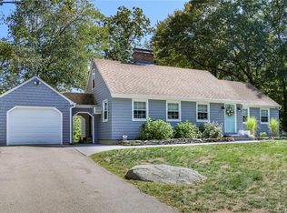 53 Vinegar Hill Rd, Gales Ferry, CT 06335