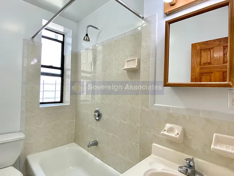 10 Adrian Ave #3B — Photo 11
