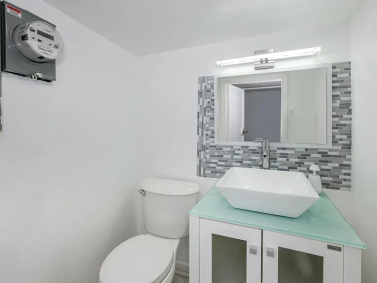 2811 E Venango St — Photo 11