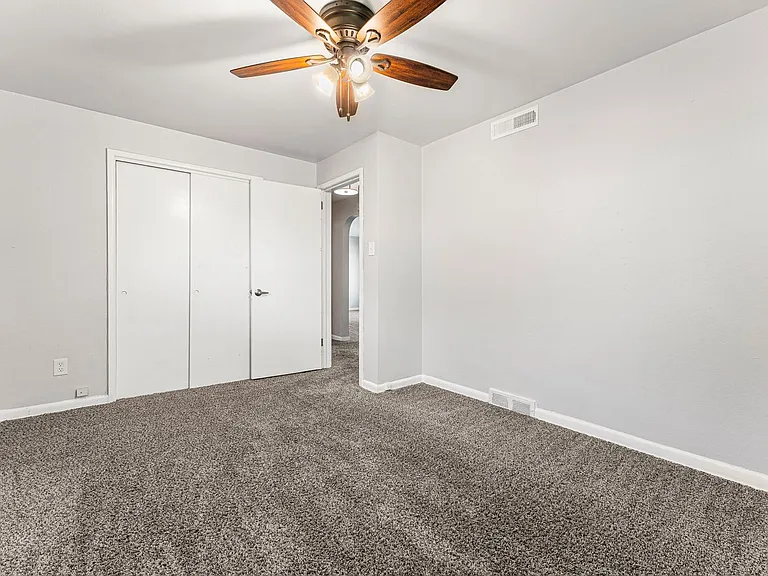 3609 Hudson St — Photo 11