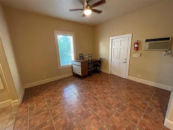 3rd image of 739 Dartmoor St N