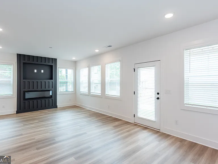 3140 Marabella Cir — Photo 11