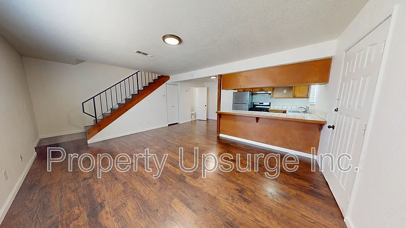2 bed, 1.5 bath, 990 sqft, $1,395 — Photo 2