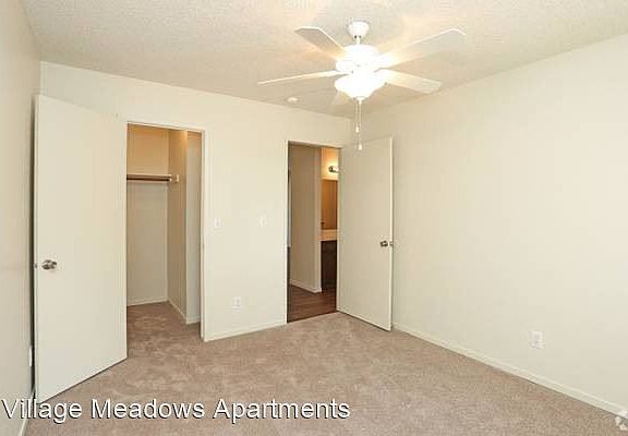4th image of 1155 Loughborough Dr #8