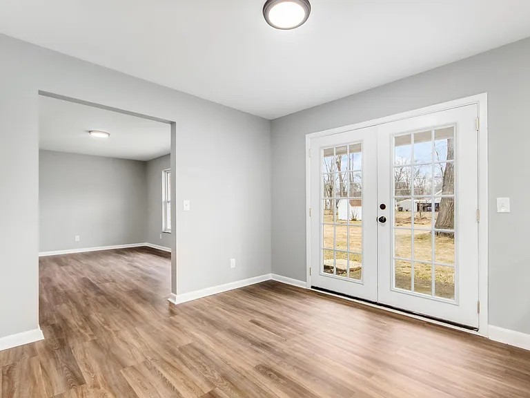 2652 Maplewood Dr — Photo 14