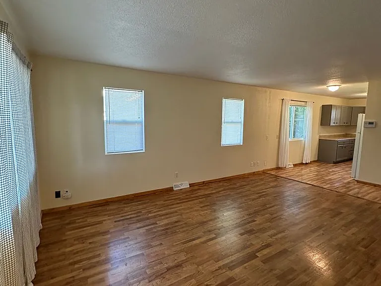 623 Terry Ave — Photo 5