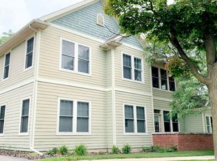 223 E Saint Joseph St #18, Lansing, MI 48933