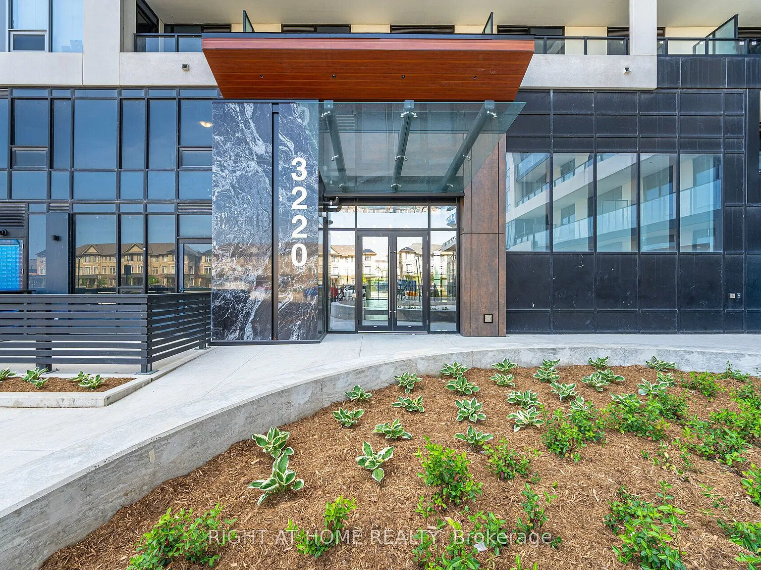 1 bed, $2,400 — Photo 2