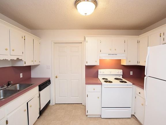 3rd image of 1851 Esther Dr APT 3