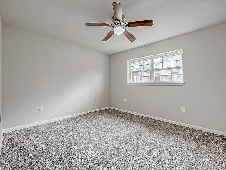 5622 Valkeith Dr — Photo 27