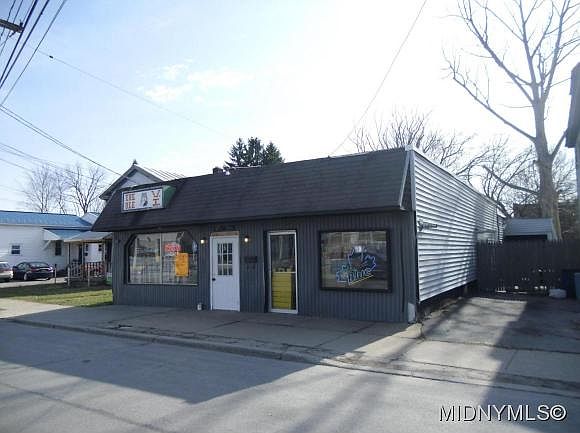 1st image of 118 S Washington St