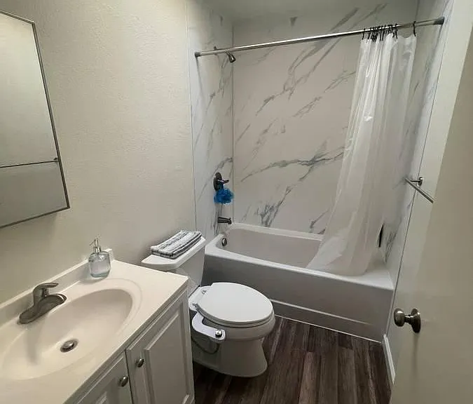 236 Santa Cruz Ave #E — Photo 9
