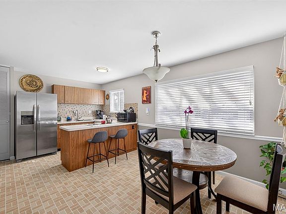 5th image of 2242 Bolton St