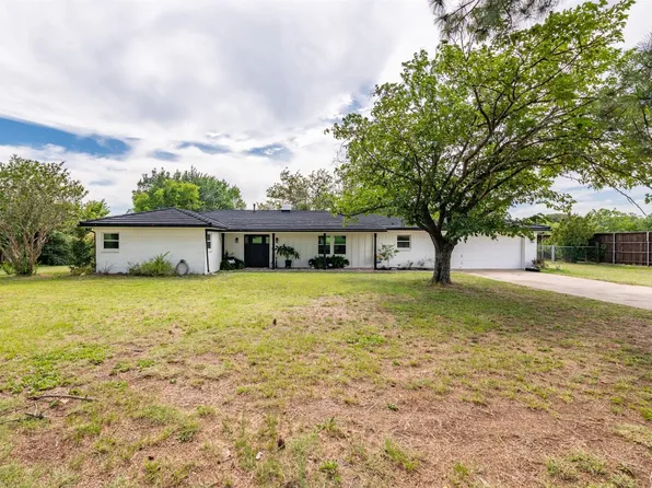 6818 Peaceful Valley Dr, Burleson, TX 76028