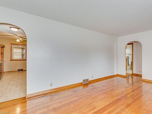 5th image of 3858 Argonne Ave