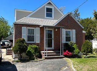71 Circle Dr W, Elmont, NY 11003
