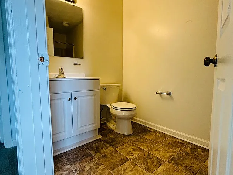 850 Patrick Henry Dr — Photo 11
