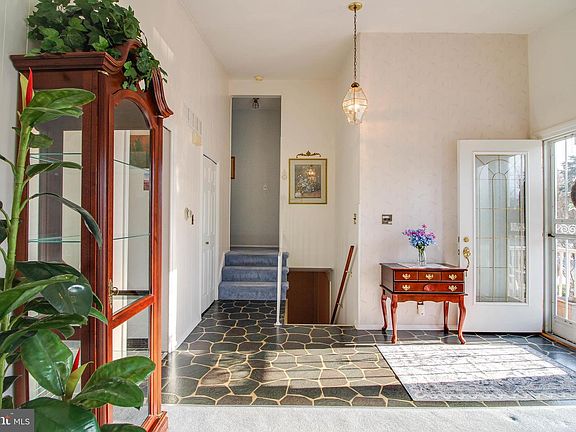 3rd image of 3429 Edcrest Rd