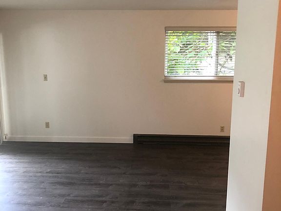 4th image of 12030 32nd Ave NE APT 1