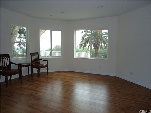 3rd image of 1264 E Andreas Ave