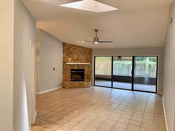 5th image of 11368 Sweet Cherry Ln S