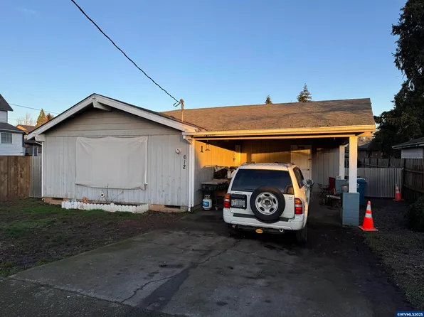 612 N 5th Ave, Stayton, OR 97383