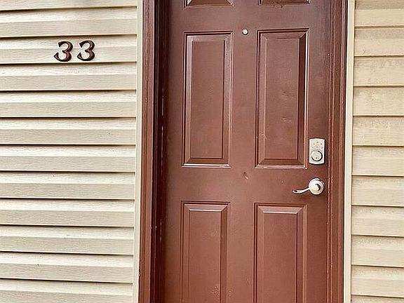 2nd image of 33 Pepperwood Ct