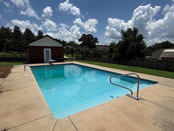 2nd image of 101 Stonechase Dr