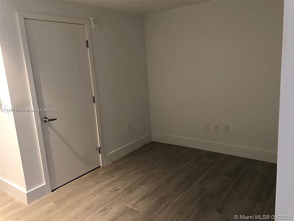 2nd image of 16385 Biscayne Blvd Unit 1720