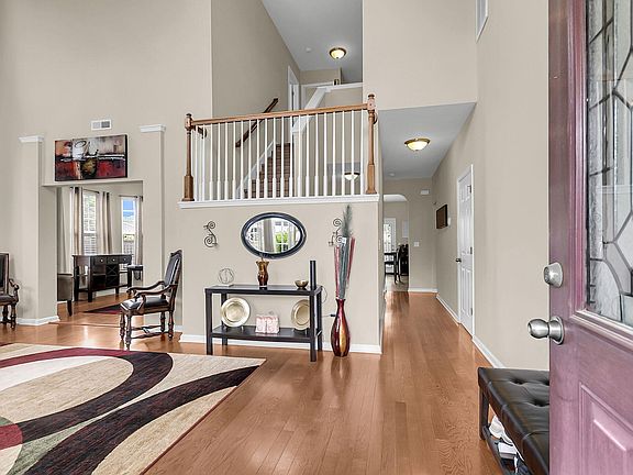 3rd image of 210 Sabal Palmetto Ct
