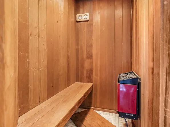 2110 Harmon Cove Tower image 32 of 50